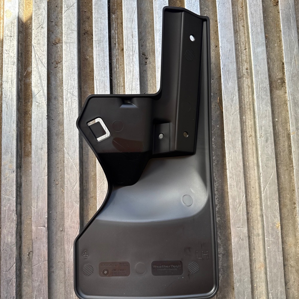 WeatherTech‎ MudFlaps 2020 Jeep Gladiator Rear Black Brand New 120113 No-Drill - Picture 7 of 11